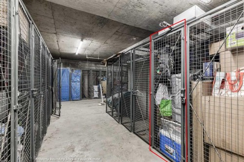 415-515 4 Avenue Ne, Calgary, AB - Indoor With Storage