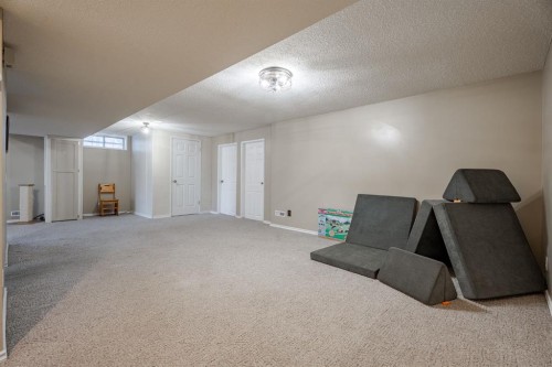 84 Thornaby Crescent Nw, Calgary, AB - Indoor