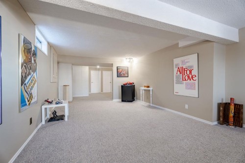 84 Thornaby Crescent Nw, Calgary, AB - Indoor Photo Showing Other Room