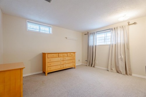 84 Thornaby Crescent Nw, Calgary, AB - Indoor