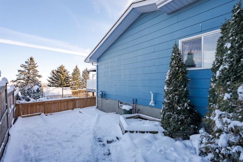84 Thornaby Crescent Nw, Calgary, AB - Outdoor With Deck Patio Veranda