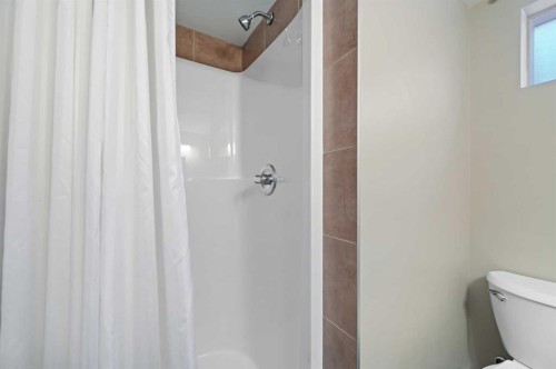 3124 49 Street Sw, Calgary, AB - Indoor Photo Showing Bathroom