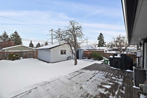 3124 49 Street Sw, Calgary, AB - Outdoor