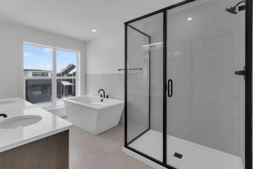1325 South Point Parade Sw, Airdrie, AB - Indoor Photo Showing Bathroom