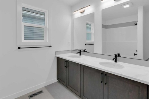 1325 South Point Parade Sw, Airdrie, AB - Indoor Photo Showing Bathroom