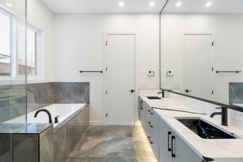 52 Lakes Estates Circle, Strathmore, AB - Indoor Photo Showing Bathroom