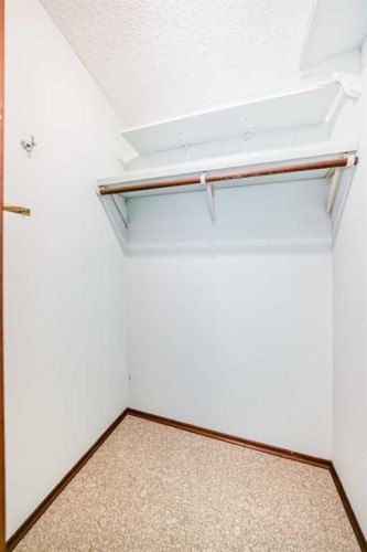 332 Wascana Crescent Se, Calgary, AB - Indoor With Storage