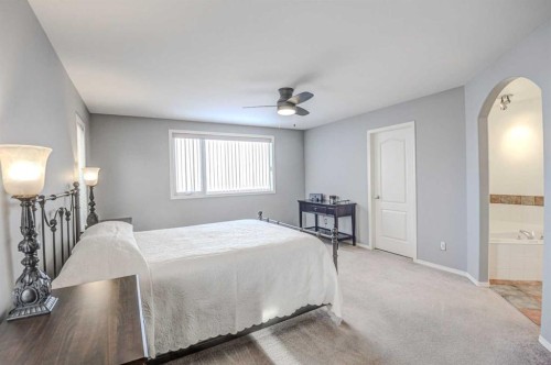 96 Hampstead Green Nw, Calgary, AB - Indoor Photo Showing Bedroom