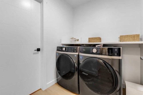 14115 Deer Run Boulevard Se, Calgary, AB - Indoor Photo Showing Laundry Room