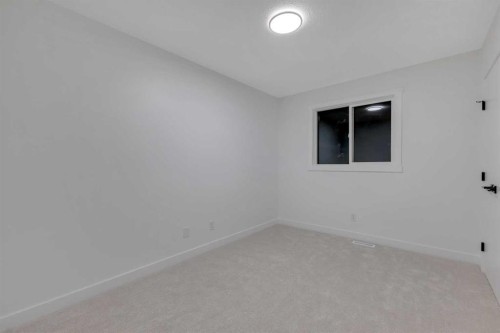 14115 Deer Run Boulevard Se, Calgary, AB - Indoor Photo Showing Other Room