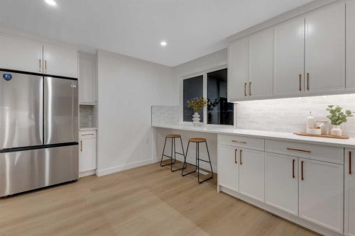 14115 Deer Run Boulevard Se, Calgary, AB - Indoor Photo Showing Kitchen