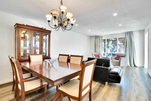 76 Coach Manor Rise Sw, Calgary, AB - Indoor Photo Showing Dining Room