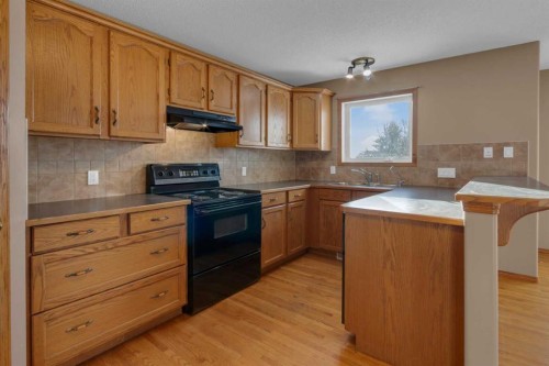 111 Hillview Road, Strathmore, AB - Indoor Photo Showing Kitchen