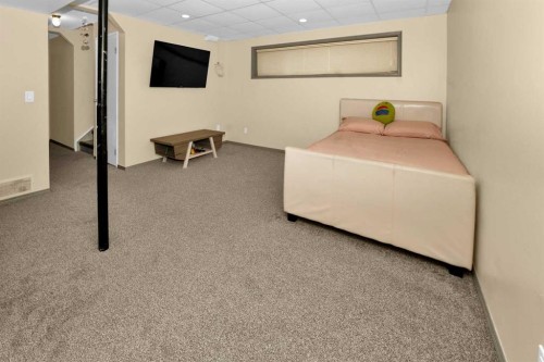 1059 Pinecliff Drive Ne, Calgary, AB - Indoor