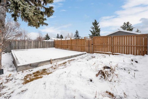 1059 Pinecliff Drive Ne, Calgary, AB - Outdoor