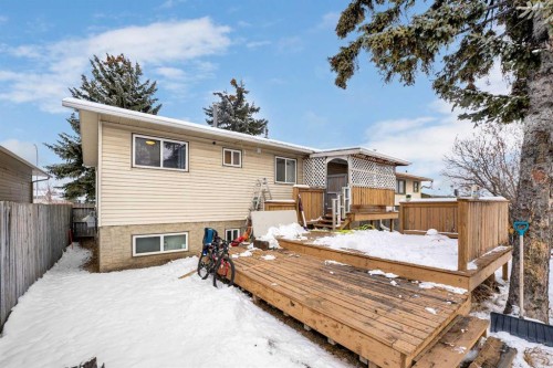 1059 Pinecliff Drive Ne, Calgary, AB - Outdoor With Deck Patio Veranda With Exterior