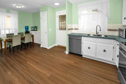 1059 Pinecliff Drive Ne, Calgary, AB - Indoor