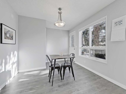 3-119 23 Avenue Ne, Calgary, AB - Indoor Photo Showing Dining Room