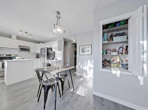 3-119 23 Avenue Ne, Calgary, AB - Indoor