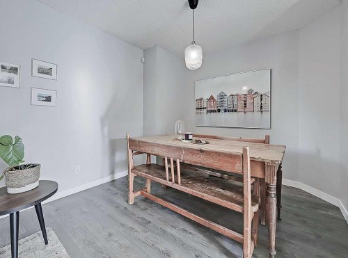 3-119 23 Avenue Ne, Calgary, AB - Indoor Photo Showing Other Room