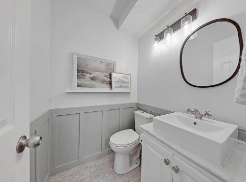 3-119 23 Avenue Ne, Calgary, AB - Indoor Photo Showing Bathroom