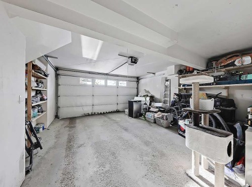3-119 23 Avenue Ne, Calgary, AB - Indoor Photo Showing Garage