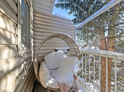 3-119 23 Avenue Ne, Calgary, AB - Outdoor