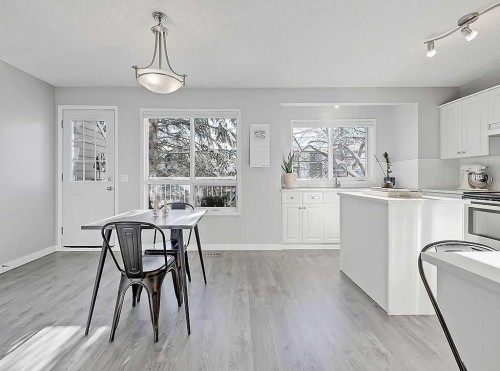 3-119 23 Avenue Ne, Calgary, AB - Indoor