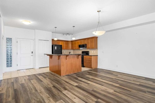 108-11642 Valley Ridge Park Nw, Calgary, AB - Indoor Photo Showing Kitchen