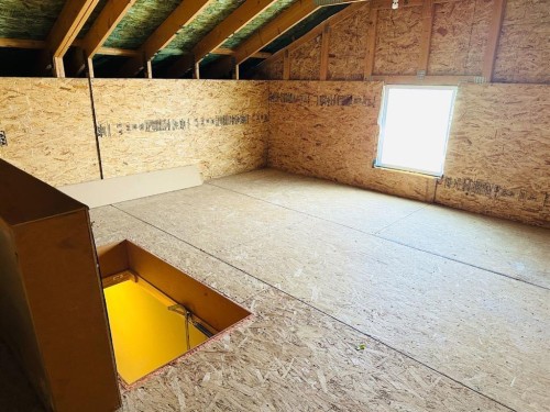 220 Mckenzie Towne Close Se, Calgary, AB - Indoor Photo Showing Other Room