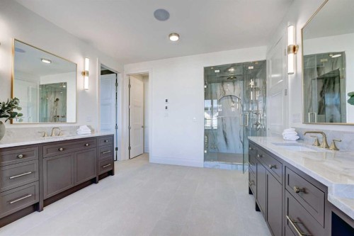 3614 10 Street Sw, Calgary, AB - Indoor Photo Showing Bathroom