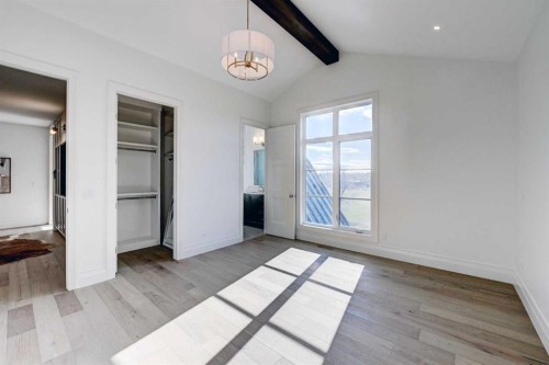3614 10 Street Sw, Calgary, AB - Indoor Photo Showing Other Room