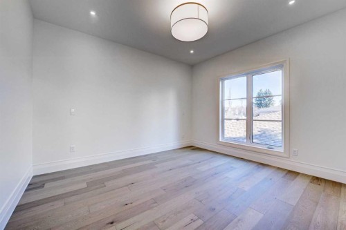 3614 10 Street Sw, Calgary, AB - Indoor Photo Showing Other Room