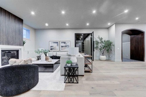 3614 10 Street Sw, Calgary, AB - Indoor