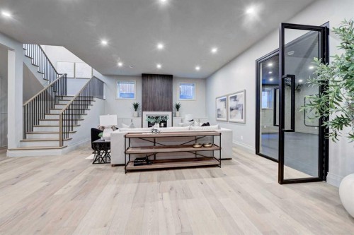 3614 10 Street Sw, Calgary, AB - Indoor