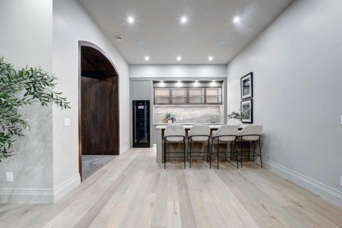 3614 10 Street Sw, Calgary, AB - Indoor