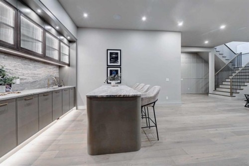 3614 10 Street Sw, Calgary, AB - Indoor