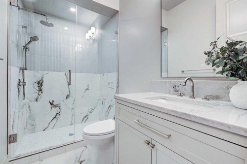 3614 10 Street Sw, Calgary, AB - Indoor Photo Showing Bathroom