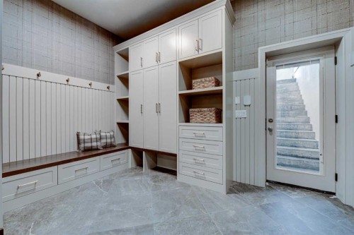 3614 10 Street Sw, Calgary, AB - Indoor Photo Showing Other Room