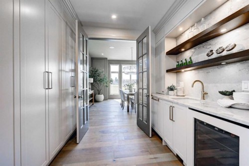 3614 10 Street Sw, Calgary, AB - Indoor Photo Showing Kitchen With Upgraded Kitchen
