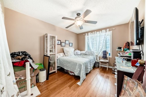 274 Templeview Way Ne, Calgary, AB - Indoor Photo Showing Bedroom