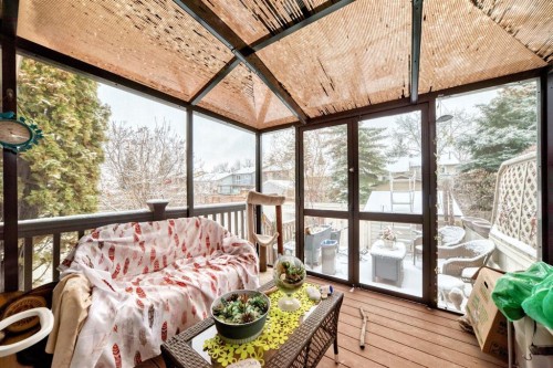 274 Templeview Way Ne, Calgary, AB - Indoor Photo Showing Other Room