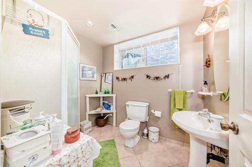 274 Templeview Way Ne, Calgary, AB - Indoor Photo Showing Bathroom
