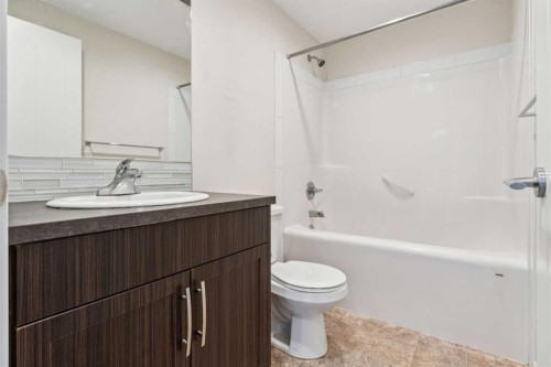 9312-101 Sunset Drive, Cochrane, AB - Indoor Photo Showing Bathroom