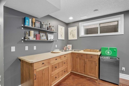 215 23 Avenue Ne, Calgary, AB - Indoor