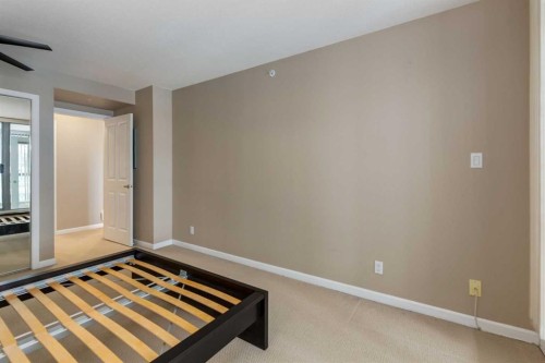 604-650 10 Street Sw, Calgary, AB - Indoor Photo Showing Other Room