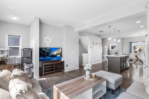307 Walgrove Boulevard Se, Calgary, AB - Indoor Photo Showing Living Room