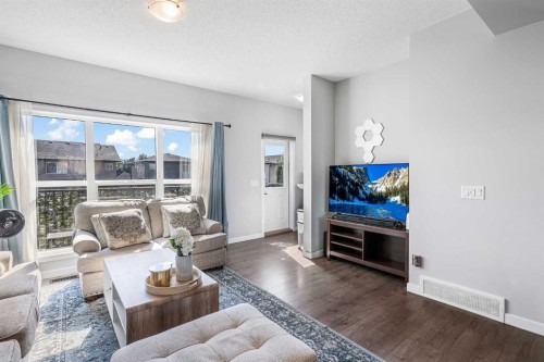 307 Walgrove Boulevard Se, Calgary, AB - Indoor Photo Showing Living Room
