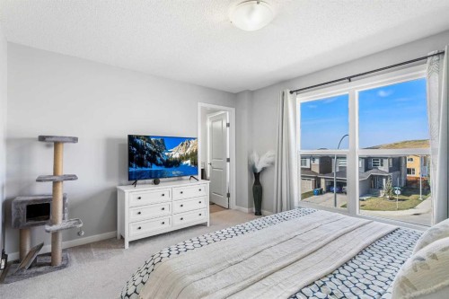 307 Walgrove Boulevard Se, Calgary, AB - Indoor Photo Showing Bedroom