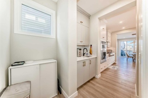 120 Magnolia Manor Se, Calgary, AB - Indoor Photo Showing Other Room